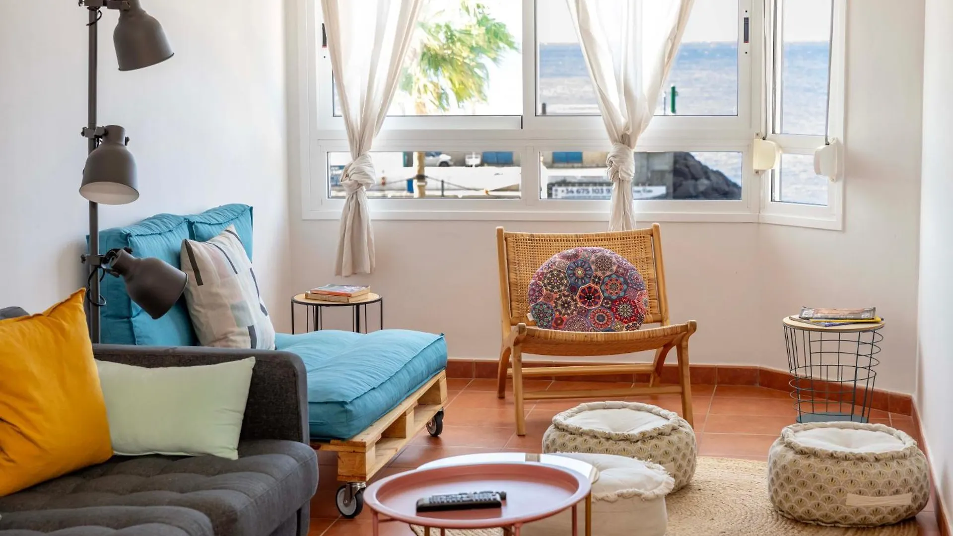 Artistic Beachfront Apartment Radazul 0*,  Spain