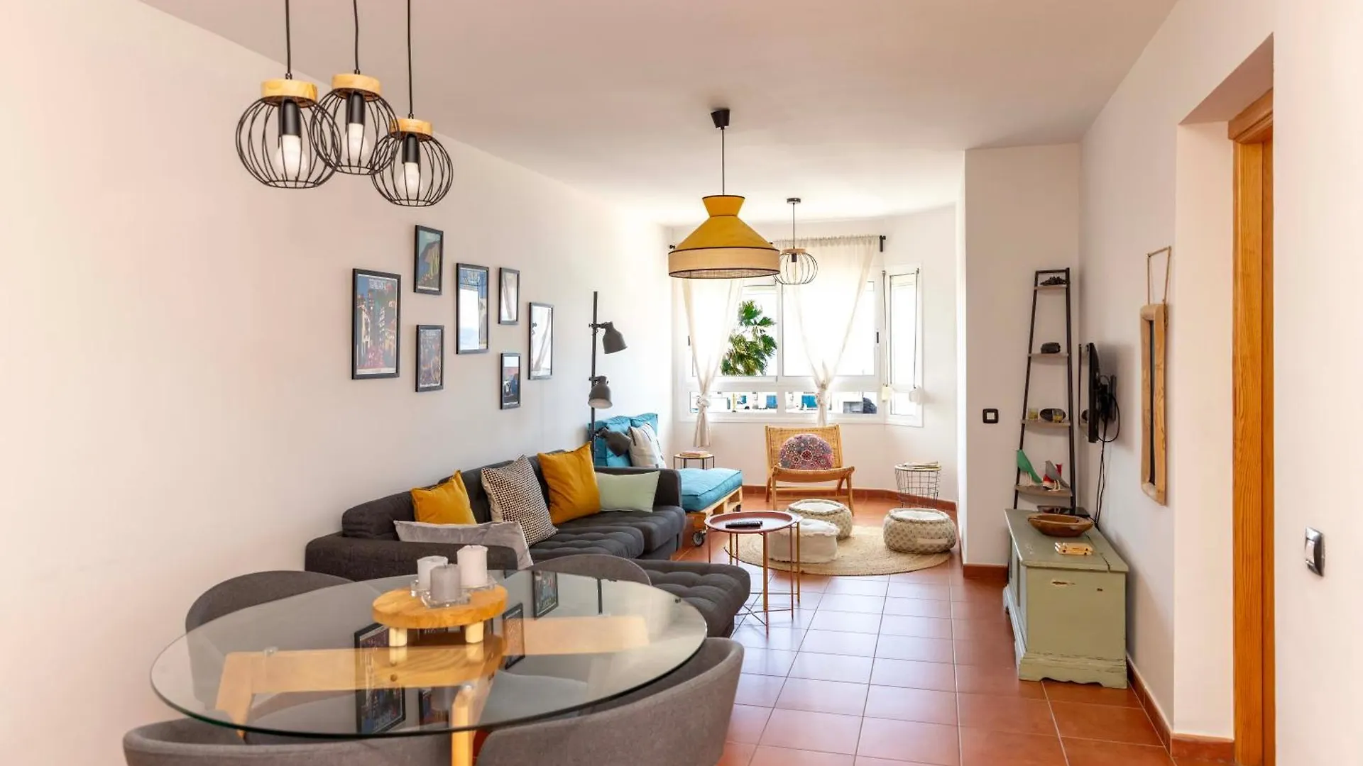 Artistic Beachfront Apartment Radazul Spain